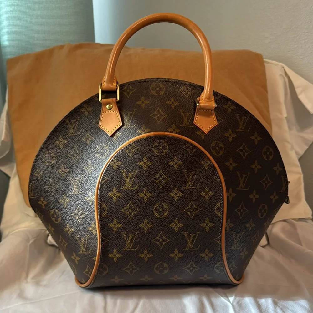 Louis Vuitton Ellipse GM Bag with original key